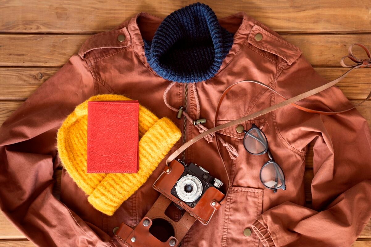 top-view-autumn-adventure-elements (1)